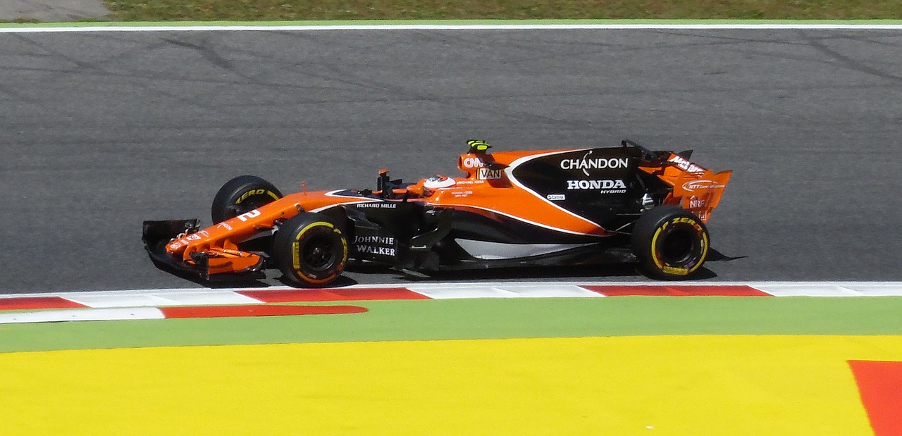 Formel 1 bil på tävling